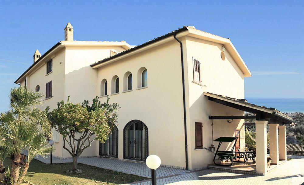 Floriana Bed & Breakfast 2*